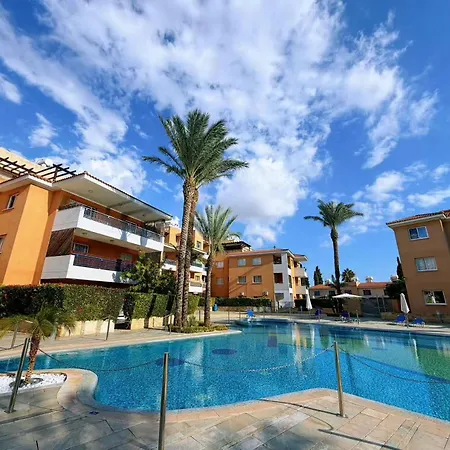 Iris Village Renovated 2br Pool Kato *