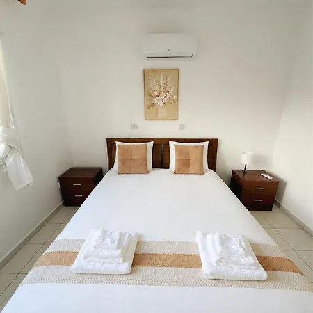 Apartament Iris Village Renovated 2br Pool Kato Pafos