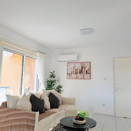Iris Village Renovated 2br Pool Kato Pafos